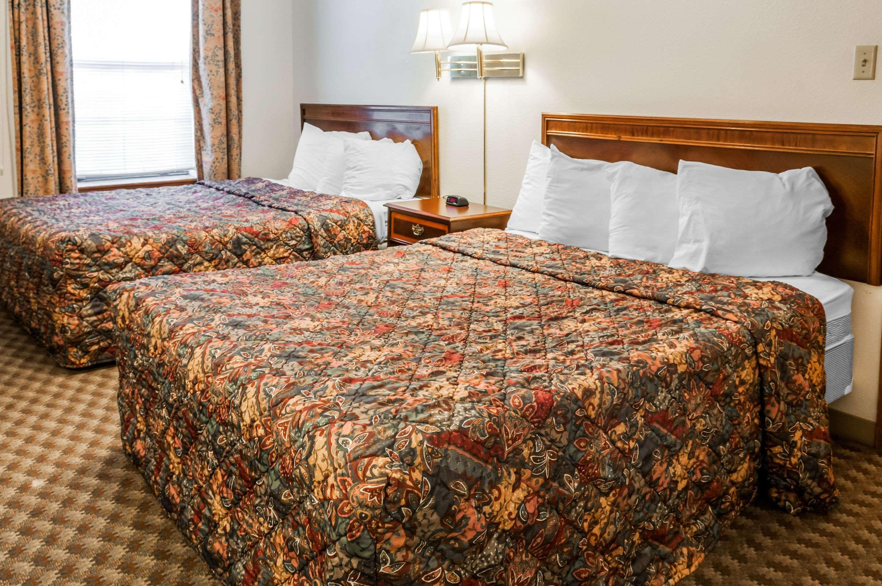 Econo Lodge Eagle Nest Eksteriør billede