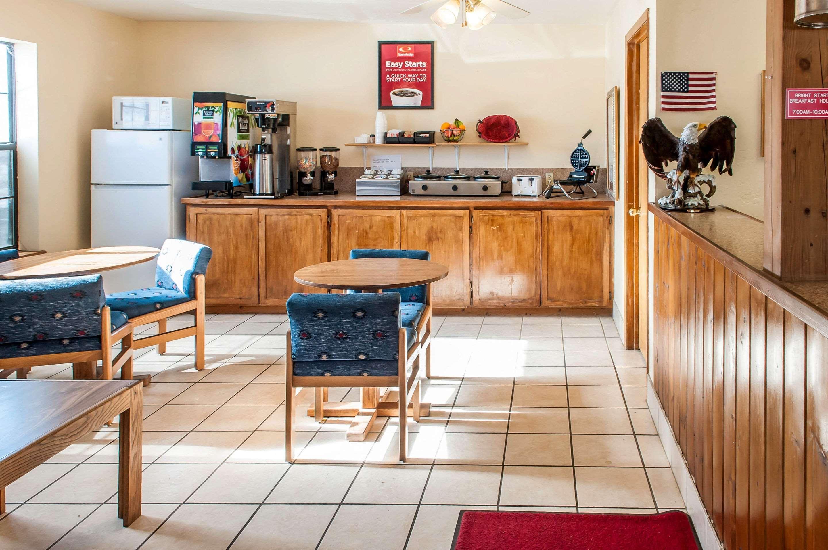 Econo Lodge Eagle Nest Eksteriør billede