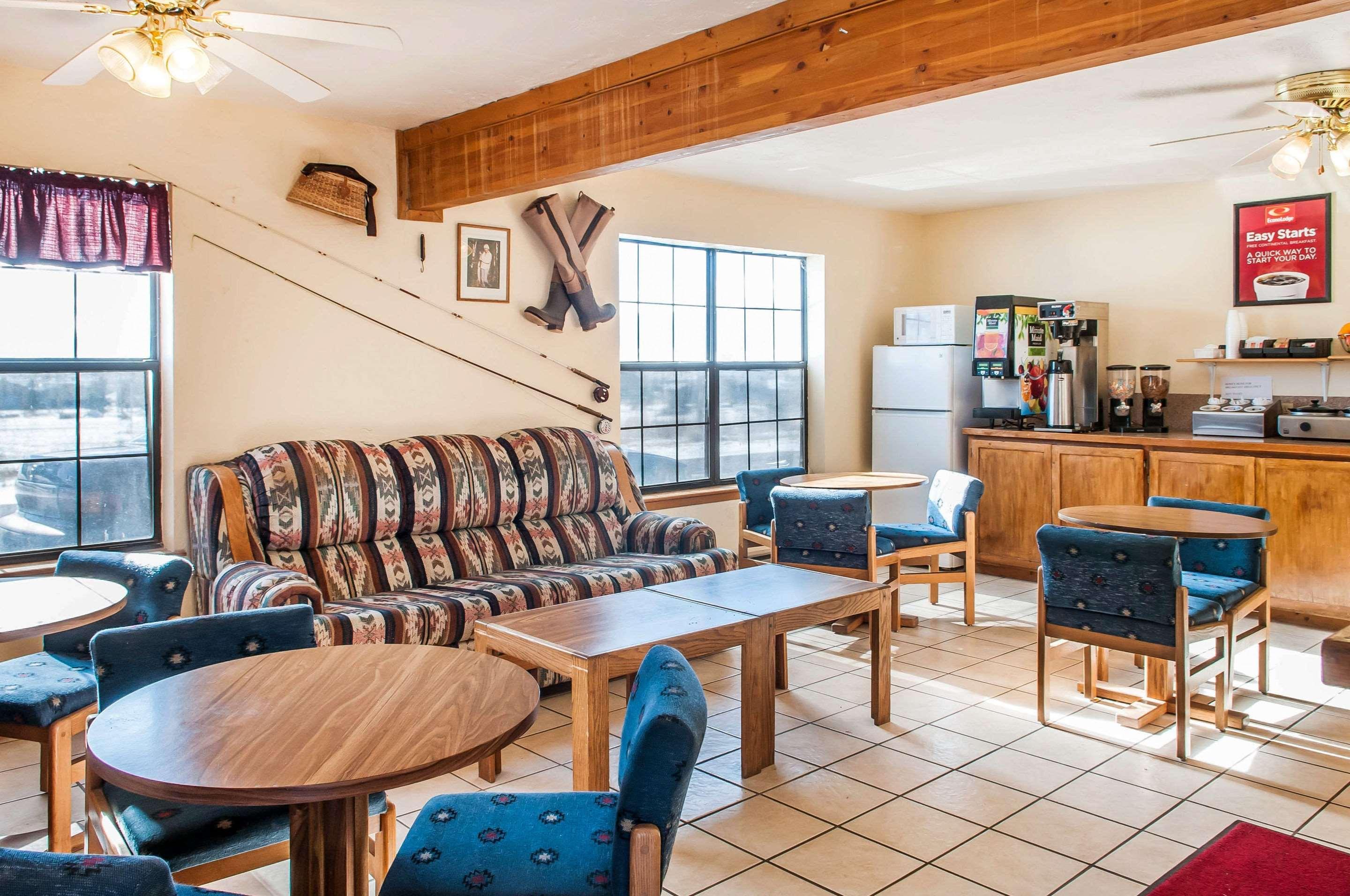 Econo Lodge Eagle Nest Eksteriør billede