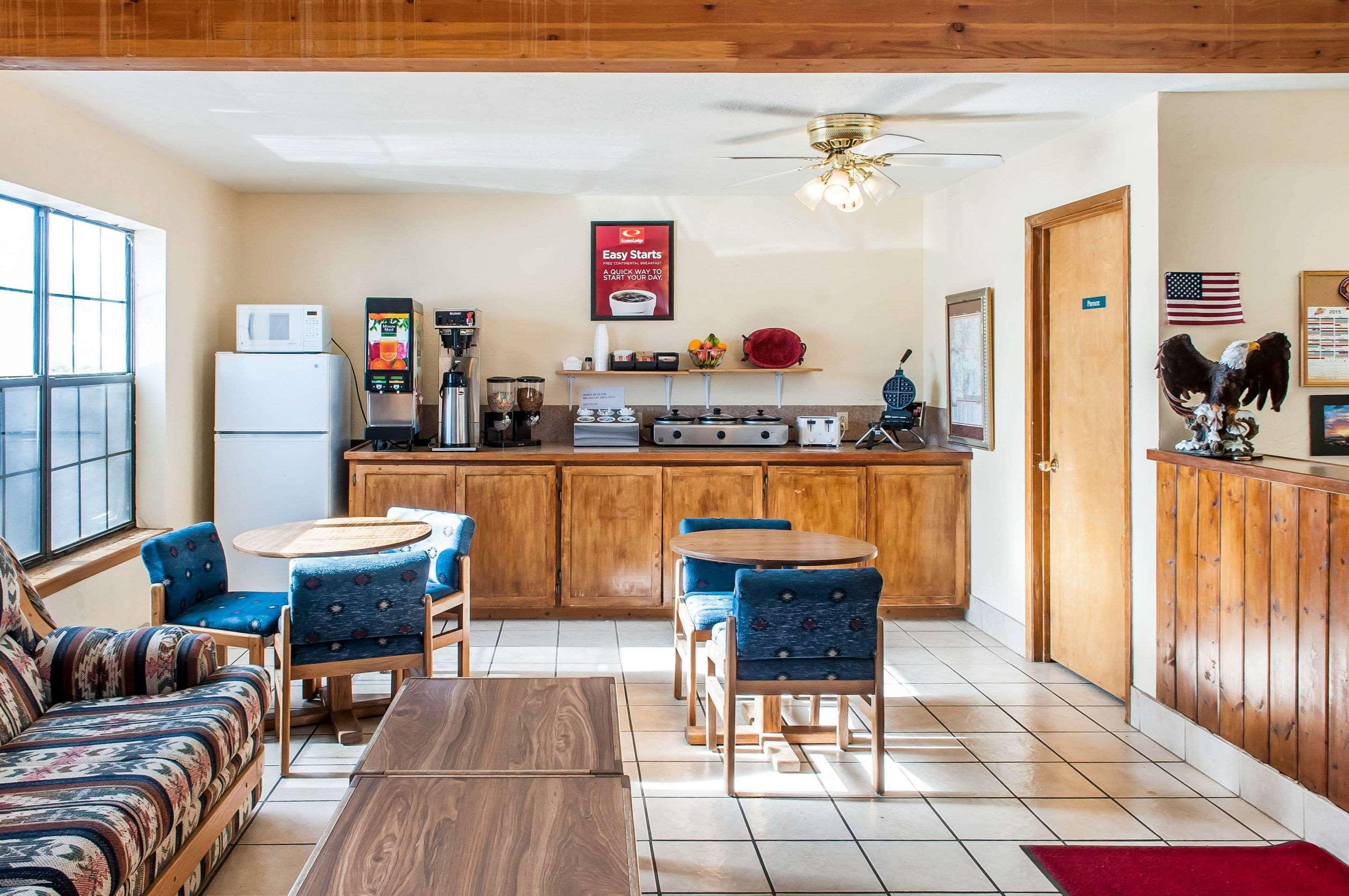 Econo Lodge Eagle Nest Eksteriør billede