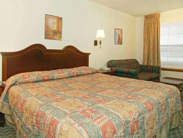 Econo Lodge Eagle Nest Eksteriør billede