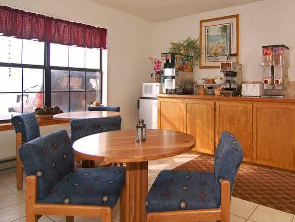 Econo Lodge Eagle Nest Eksteriør billede